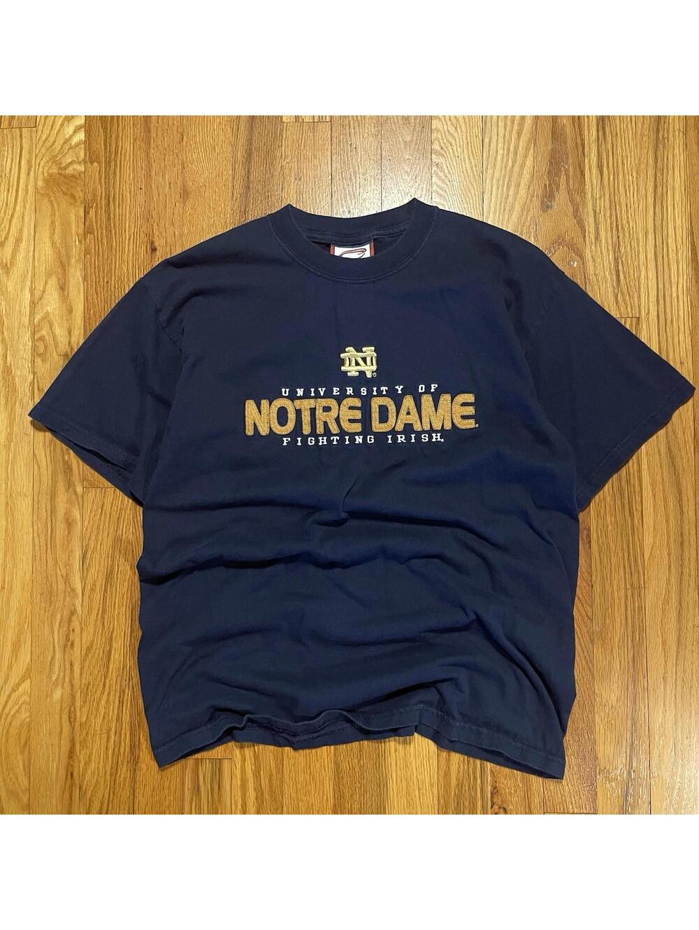 Vintage Norte Dame Fighting Irish Tee Embroidered Cut & Sew T-shirt Size M
